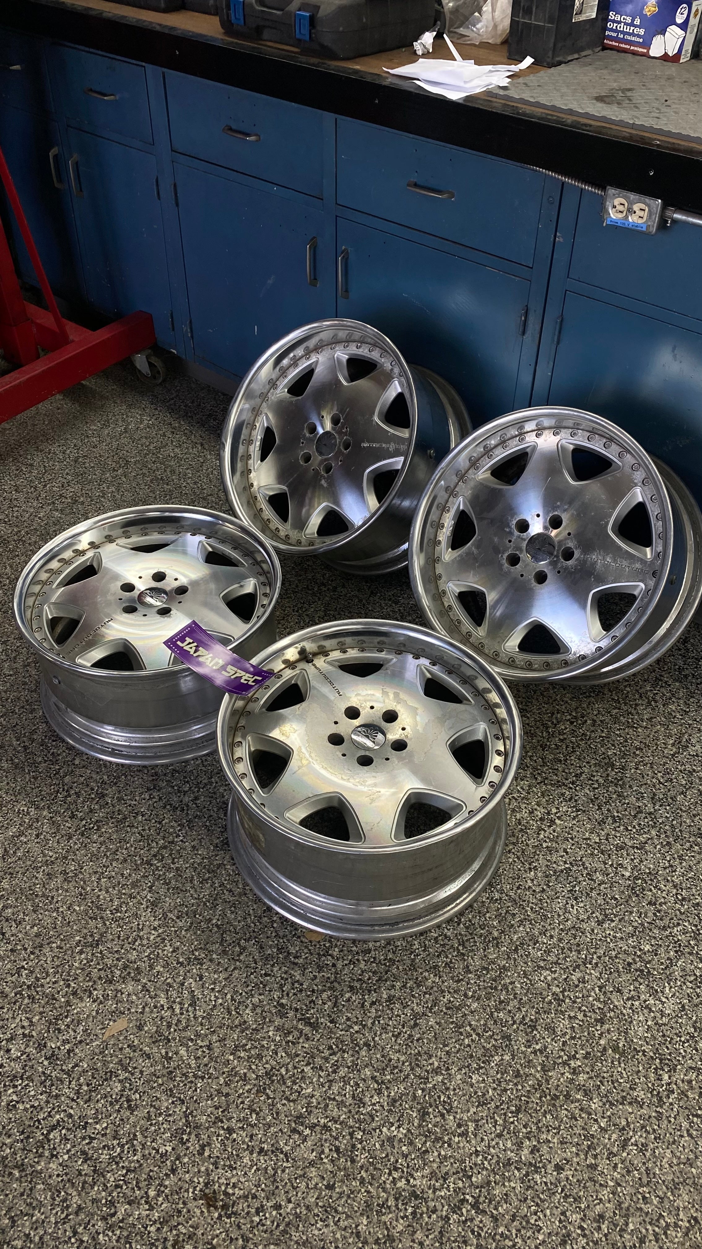 Autocouture Magnifique 19'' – Les Importations Japan Spec